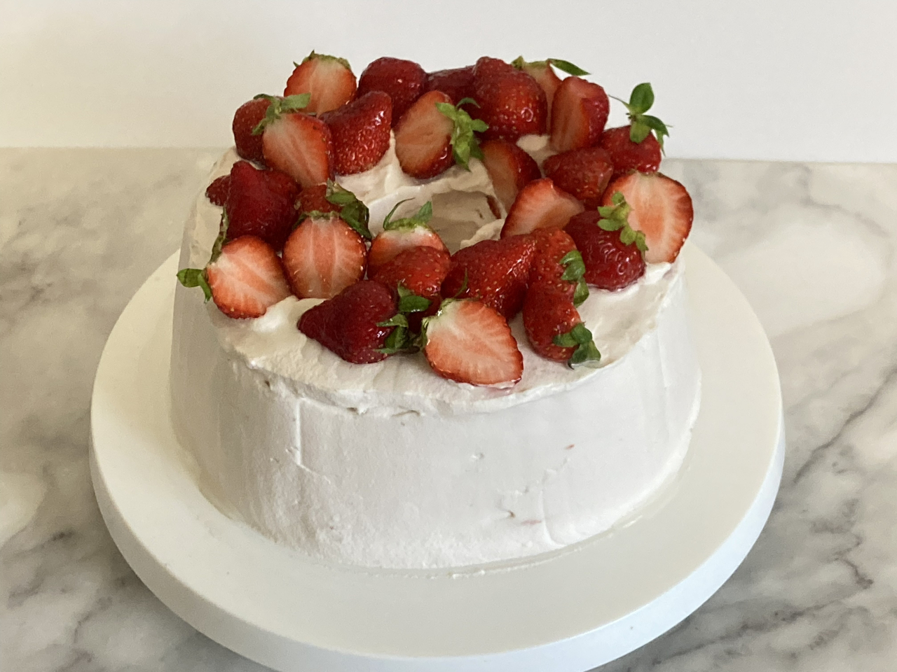 苺のシフォンケーキ